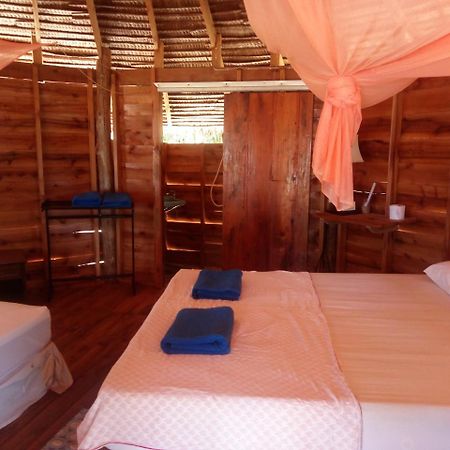 Tawan Bar And Bungalow Hotel Ko Phra Thong Ngoại thất bức ảnh