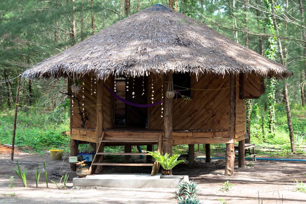 Tawan Bar And Bungalow Hotel Ko Phra Thong Ngoại thất bức ảnh