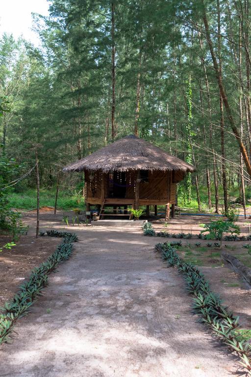 Tawan Bar And Bungalow Hotel Ko Phra Thong Ngoại thất bức ảnh