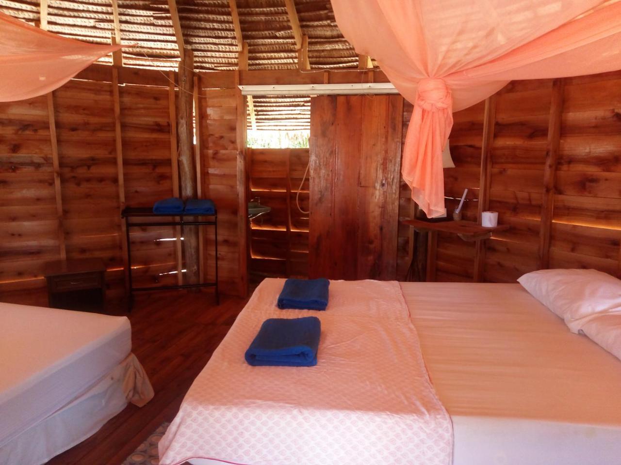 Tawan Bar And Bungalow Hotel Ko Phra Thong Ngoại thất bức ảnh